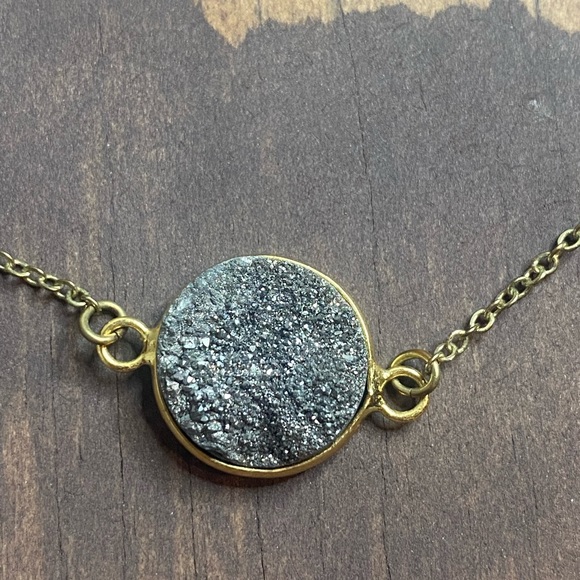 Raised Gray Gem Necklace - Picture 2 of 2